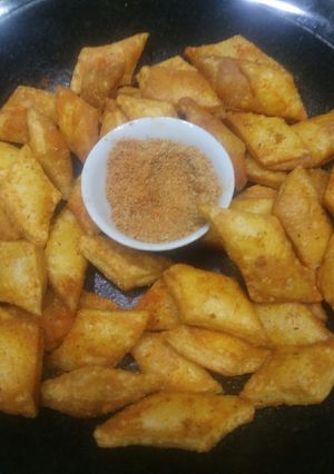 A picture of Namkeen namakpary.