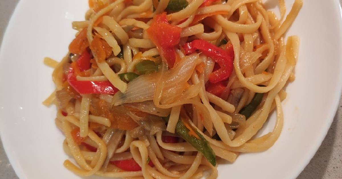 Fideos chinos con pollo y verduras Receta de elfornerdealella- Cookpad