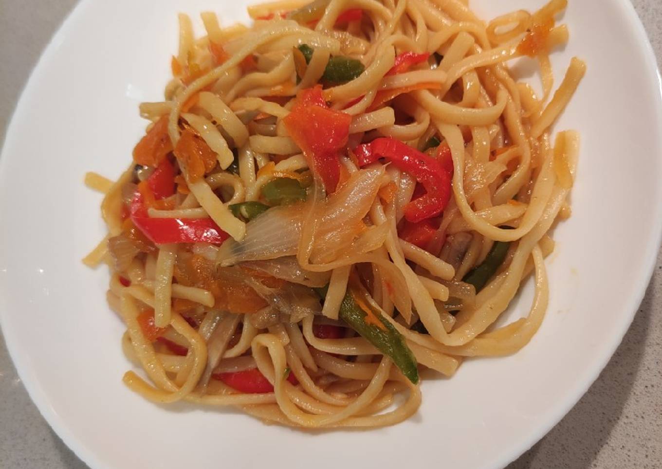 Tallarines chinos con verduras