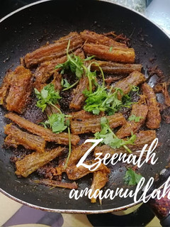 A picture of Fried Bombay Duck.