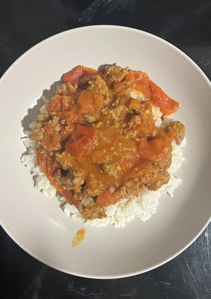 Una foto de 番茄炒肉末 Salteado de Tomate con Carne de Cerdo Picada