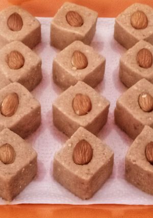 A picture of Peanut burfi.