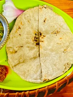 खान्देशी वांग्याच भरीत (Khandeshi Vangyacha Bharit Recipe In Marathi) रेसिपी चे मुख्य फोटो
