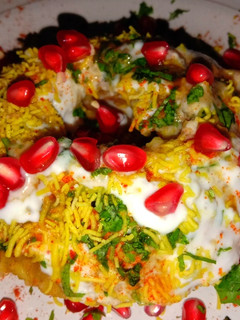 राज कचौड़ी (Raj kachori recipe in Hindi) रेसिपी मुख्य फोटो