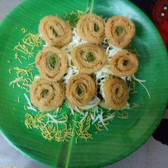 A picture of Murukku sandwich.