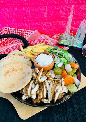 A picture of Chicken Shawarma Platter.