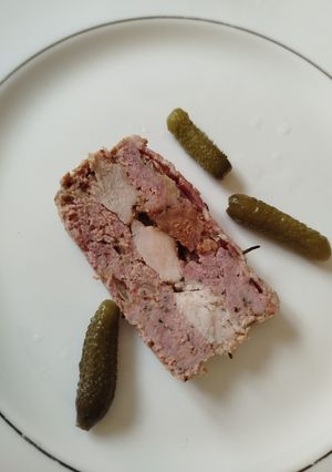 Une photo de Terrine de lapin aux figues
