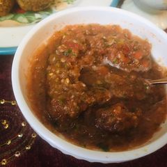 A picture of Arabic tomato chutney.