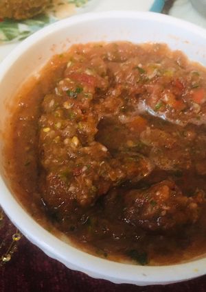 A picture of Arabic tomato chutney.