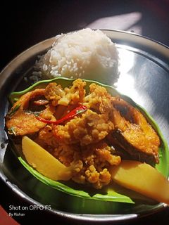ফুলকপি দিয়ে রুই মাছের ঝোল (Ful kopi diye rui macher jhol recipe in Bengali) রেসিপির প্রধান ছবি