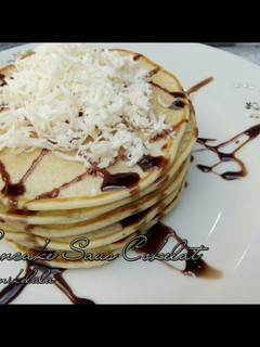 Foto resep Pancake Saus Cokelat Simple