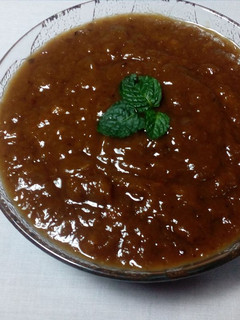 A picture of Tamarind and apricot sauce.