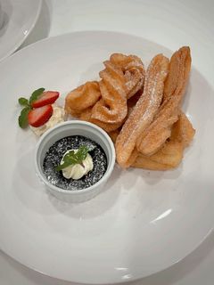 Hình của món Bánh Churros.