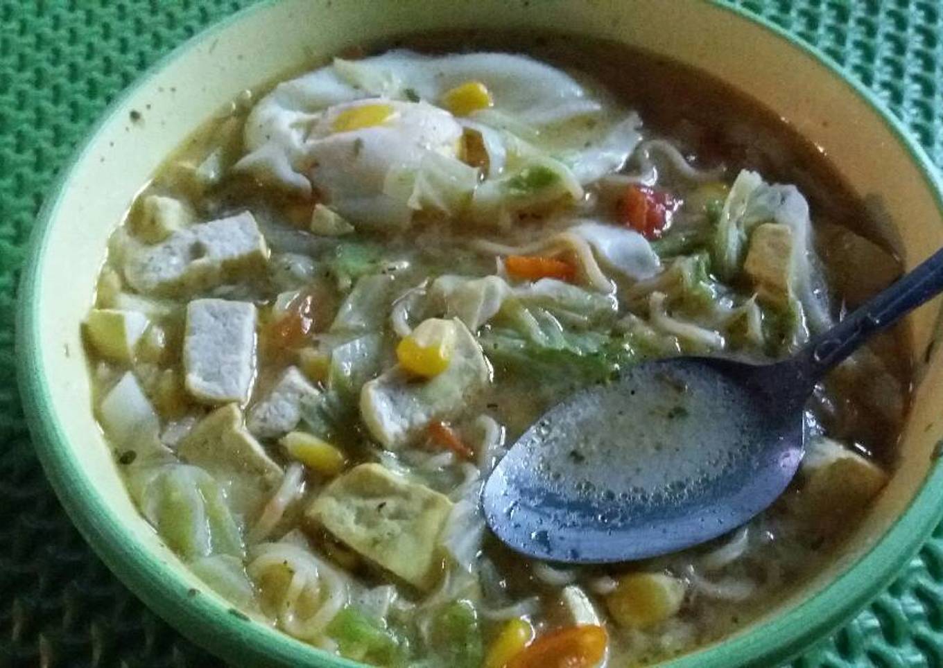 Mie rebus serba ada