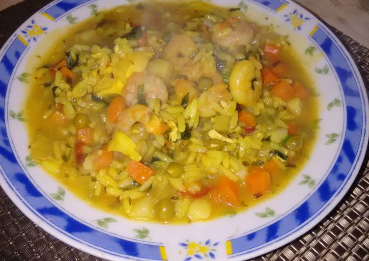 Arroz con pollo y camarones