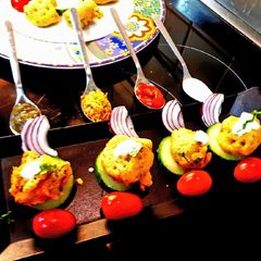A picture of Moong dal pakodis chaat.