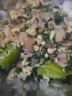 வெந்தயக்கீரை முட்டை பொரியல்(keerai muttai poriyal recipe in tamil) செய்முறை முக்கிய புகைப்படம்