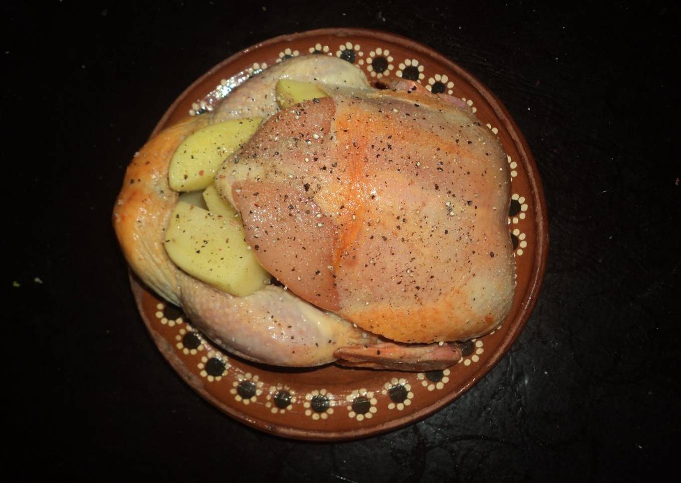 Pollo al horno de leña con papas y manzanas criolla, estilo ranchero con pulque las Correa