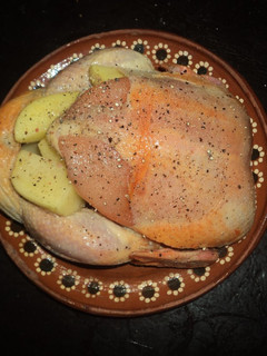 Una foto de Pollo al horno de leña con papas y manzanas criolla, estilo ranchero con pulque las Correa
