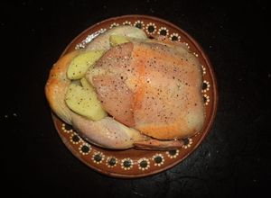 Una foto de Pollo al horno de leña con papas y manzanas criolla, estilo ranchero con pulque las Correa