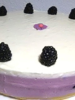 Foto principal de Tarta de queso y moras con chocolate blanco (sin horno)