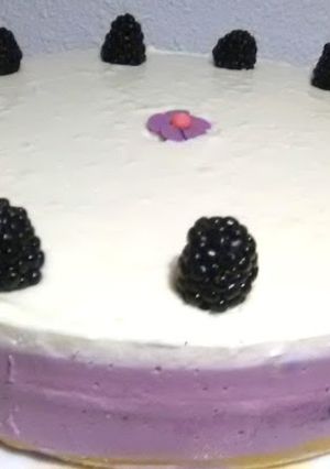 Foto principal de Tarta de queso y moras con chocolate blanco (sin horno)