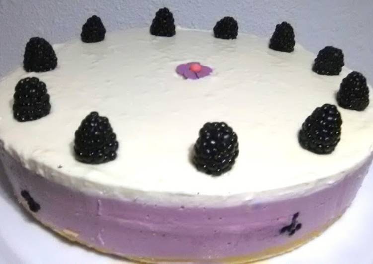 Tarta de queso y moras con chocolate blanco (sin horno)
