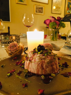 Foto di Semifreddo ai frutti rossi con pistacchio e petali di rosa 🌹