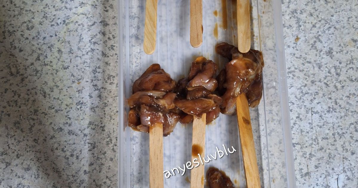 300. Sate Ayam Manis (Frozen)