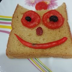 A picture of Smiley Sandwich.