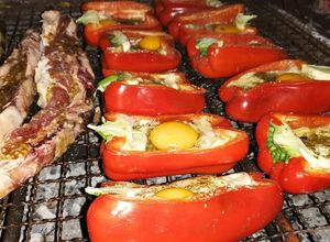 Una foto de Morrones rellenos (a la parrilla o al horno) 🍴