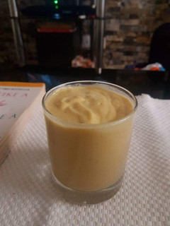 A picture of Mango banana smoothie.