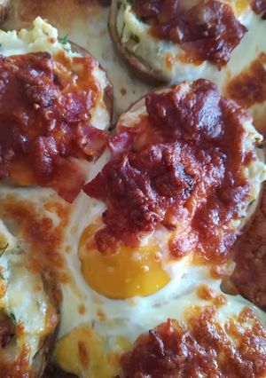 Una foto de Patatas rellenas de color