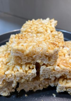 મમરા ની ચીકી (Mamra Chikki Recipe In Gujarati) રેસીપી મુખ્ય ફોટો