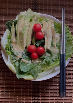 A picture of Avocado Salad.