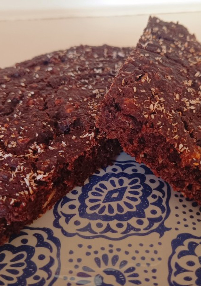 Una foto de Brownie Cacao-plátano 🍌🍫