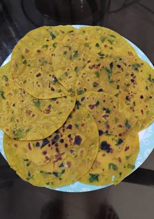 A picture of Gujarati Methi Thepla.