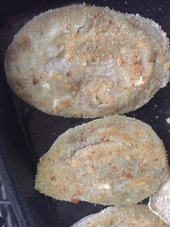 Una foto de Milanesas de berenjena 🍆