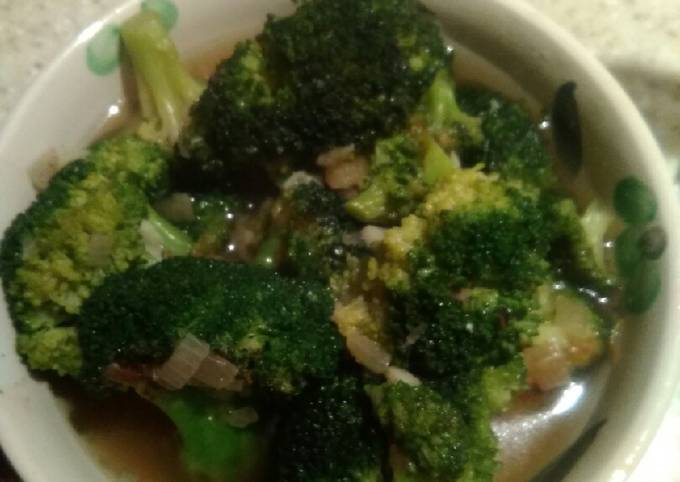 Simple Way to Prepare Any-night-of-the-week Broccoli and garlic