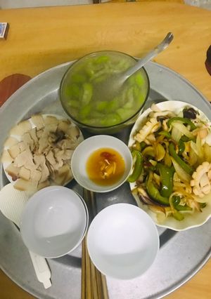 Hình của món Mâm cơm đơn giản gia đình.