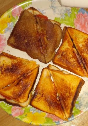 A picture of Cheese sandwich.