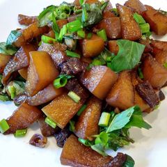 Soy-Braised White Gourd 红烧冬瓜 A picture of Soy-Braised White Gourd 红烧冬瓜.