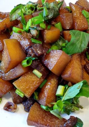A picture of Soy-Braised White Gourd 红烧冬瓜.