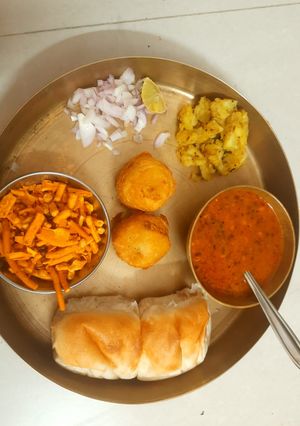 A picture of Misal paav.