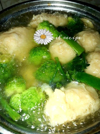 Langkah Gampang Membikin Resep Sop pentol brokoli yang Bikin Ngiler Anti Ribet, Bisa Manjain Lidah