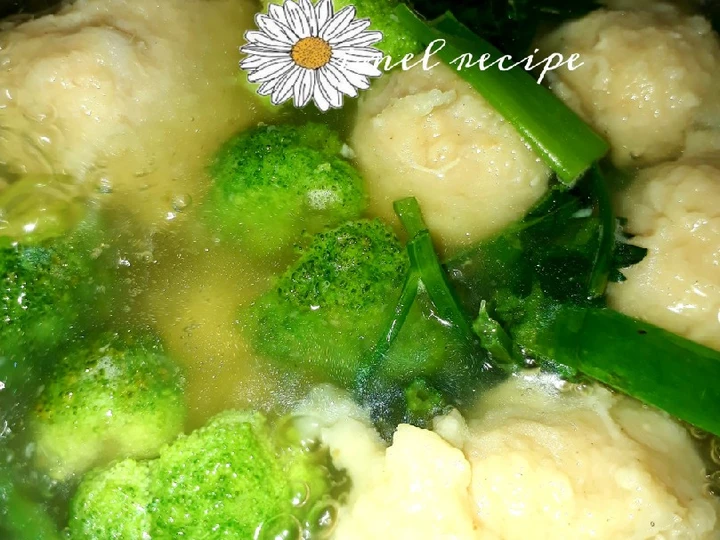 Langkah Gampang Membikin Resep Sop pentol brokoli yang Bikin Ngiler Anti Ribet, Bisa Manjain Lidah