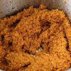 A picture of Garlic coconut chutney.