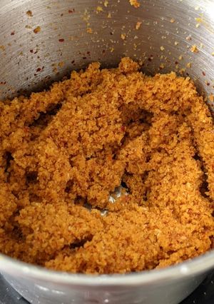 A picture of Garlic coconut chutney.