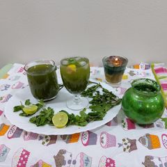 A picture of Refreshing mint lemonade.