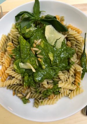 A picture of Pesto pasta (chicken version).